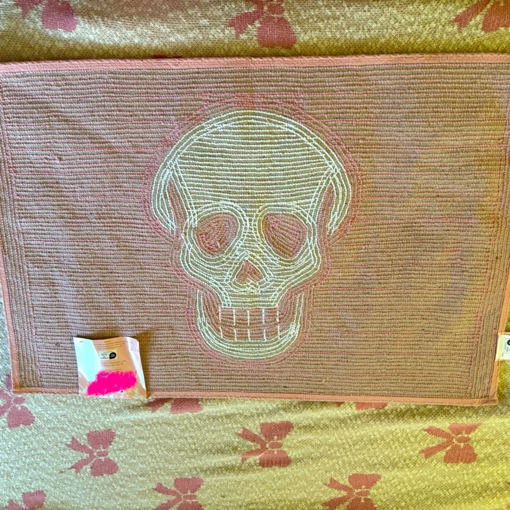 HTF Betsy Johnson Pink Skull Bath Mat Betsy Johnson Halloween BNWT Viral